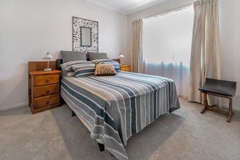 Photo of property in 98 Golfland Drive, Golflands, Auckland, 2013
