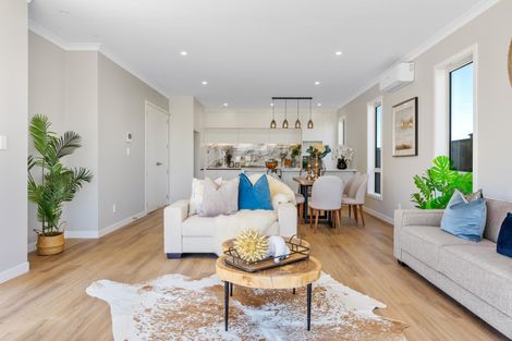 Photo of property in 1 Koiora Road, Clarks Beach, 2122