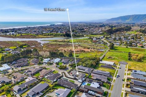 Photo of property in 18 Petrel Close, Paraparaumu Beach, Paraparaumu, 5032