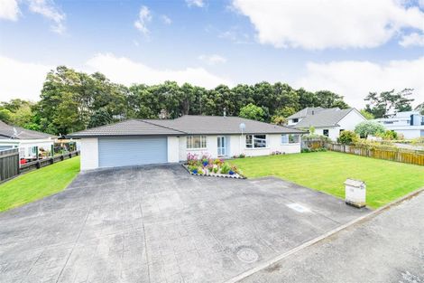 Photo of property in 12 Dunallen Avenue, Marton, 4710