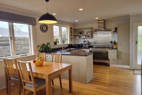 Photo of property in 10 Bristol Avenue, Brookfield, Tauranga, 3110