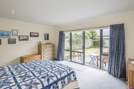 Photo of property in 38 Lorna Irene Drive, Raumati South, Paraparaumu, 5032