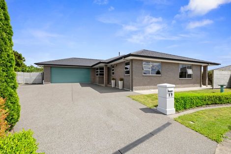 Photo of property in 12 Megaw Close, Whalers Gate, New Plymouth, 4310