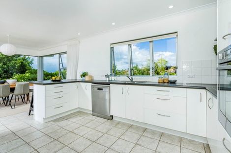 Photo of property in 5 Kilduff Place, Mairangi Bay, Auckland, 0630