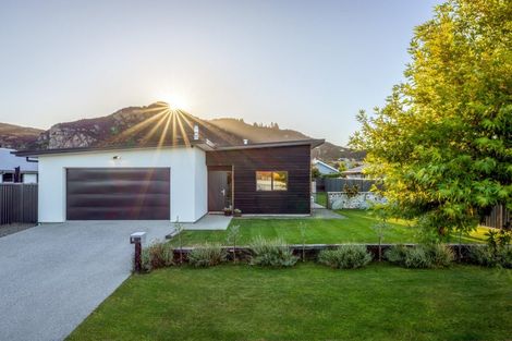 Photo of property in 16 Finch Street, Albert Town, Wanaka, 9305