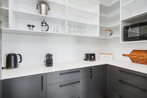 Photo of property in 18 Maturiki Drive, One Tree Point, 0118