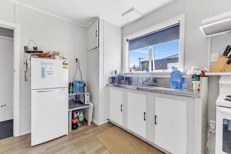 Photo of property in 22 Cook Street, Marfell, New Plymouth, 4310
