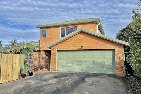 Photo of property in 6a Dolbear Street, Titirangi, Auckland, 0604