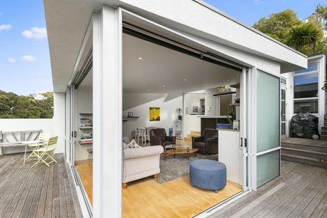 Photo of property in 3 Northland Road, Northland, Wellington, 6012