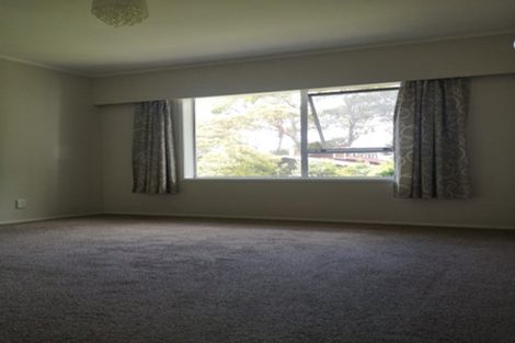 Photo of property in 2/4 Mahuta Grove, Northcote, Auckland, 0627