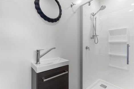 Photo of property in 50 Seymour Road, Sunnyvale, Auckland, 0612