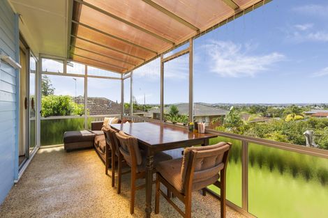 Photo of property in 41 Hepburn Road, Glendene, Auckland, 0602