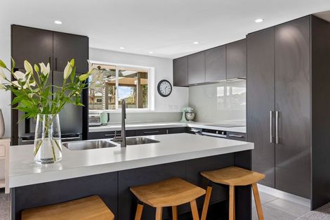 Photo of property in 7b Beach Road, Omata, New Plymouth, 4374