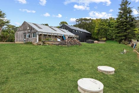 Photo of property in 127 Bethells Road, Waitakere, 0781