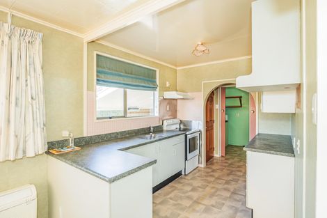 Photo of property in 18 Burn Street, Holmes Hill, Oamaru, 9401