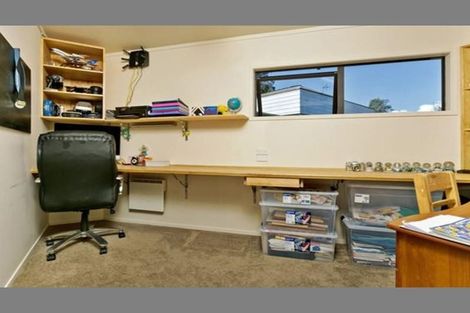 Photo of property in 33 Sequoia Place, Sunnynook, Auckland, 0620