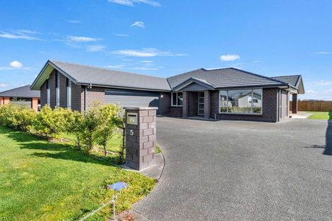 Photo of property in 5 Hydrangea Lane, Milson, Palmerston North, 4414