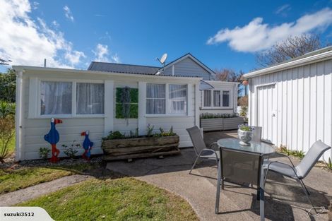 Photo of property in 3 Preston Street, Eltham, 4322