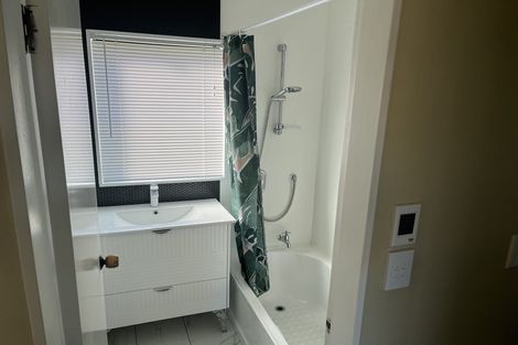 Photo of property in 154 Mark Avenue, Grenada Village, Wellington, 6037