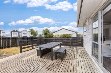 Photo of property in 41 Cleat Street, Whitby, Porirua, 5024