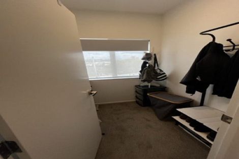 Photo of property in 1/21 Newham Place, Henderson, Auckland, 0612