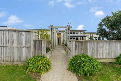 Photo of property in 2 Wangapeka Way, Aotea, Porirua, 5024