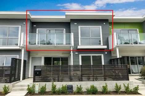 Photo of property in 3/14 Atkinson Street, Newlands, Wellington, 6037