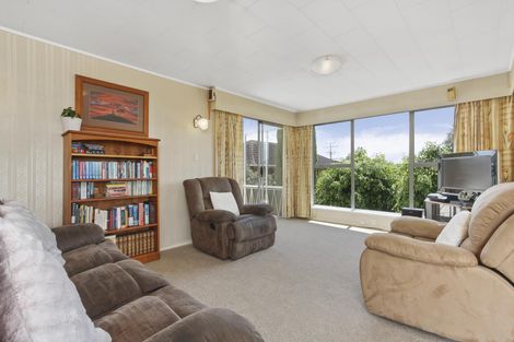 Photo of property in 41 Hepburn Road, Glendene, Auckland, 0602