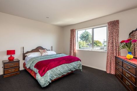 Photo of property in 2 Lake Terrace Road, Burwood, Christchurch, 8061