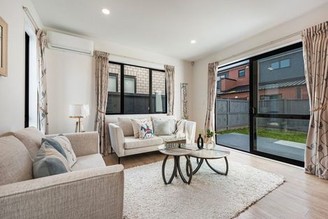 Photo of property in 718b Massey Road, Mangere, Auckland, 2022