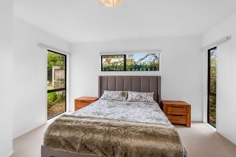 Photo of property in 26 Settlers Grove, Orewa, 0931