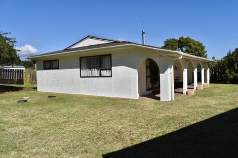 Photo of property in 8 Hewson Crescent, Otaki Beach, Otaki, 5512