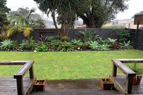 Photo of property in 11 Roretana Drive, Athenree, Katikati, 3177