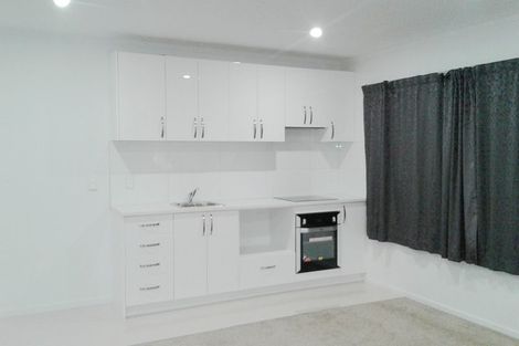 Photo of property in 2/14 Heron Place, Pakuranga Heights, Auckland, 2010