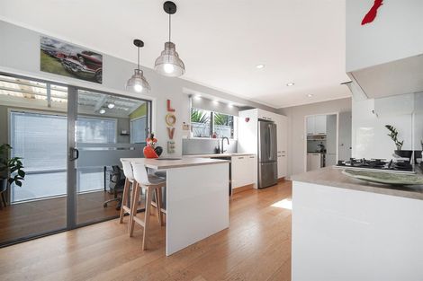 Photo of property in 3 Frostbite Place, Ranui, Auckland, 0612