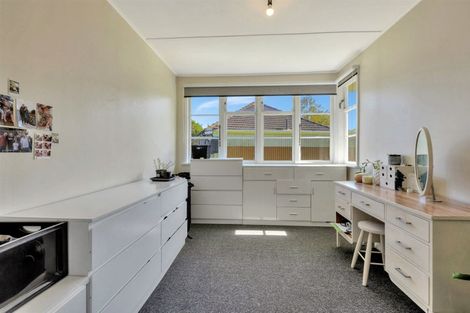 Photo of property in 23 Miro Street, Merrilands, New Plymouth, 4312