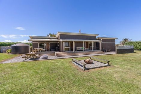 Photo of property in 77 Anglers Avenue, Warea, New Plymouth, 4381
