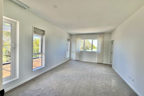 Photo of property in 7b Hanson Place, West Harbour, Auckland, 0618