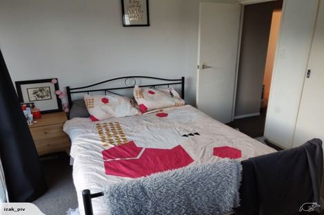 Photo of property in 1 Kayle Glen, West Harbour, Auckland, 0618