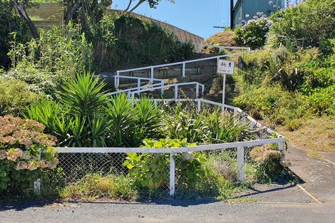 Photo of property in 33 Weymouth Street, New Plymouth, 4310