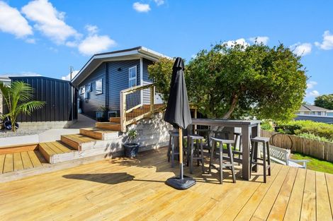 Photo of property in 2/17 Moffat Road, Red Beach, 0932