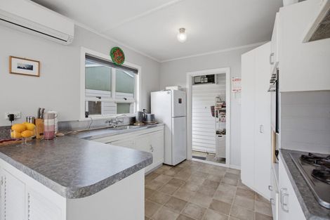 Photo of property in 1/5 Rainsford Street, Moturoa, New Plymouth, 4310