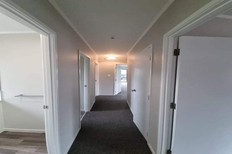 Photo of property in 1/11 Blackgate Place, Weymouth, Auckland, 2103