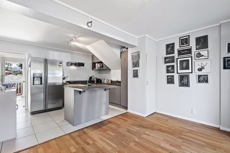 Photo of property in 92b Colwill Road, Massey, Auckland, 0614