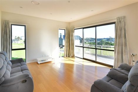 Photo of property in 347 Pinecrest Drive, Gulf Harbour, Whangaparaoa, 0930
