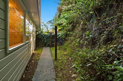 Photo of property in 14a Zande Terrace, Tawa, Wellington, 5028