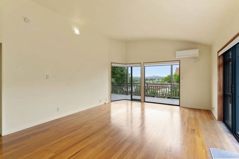 Photo of property in 117 Bradbury Road, Botany Downs, Auckland, 2010