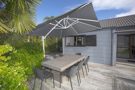 Photo of property in 130 Tirohanga Drive, Whangamata, 3620