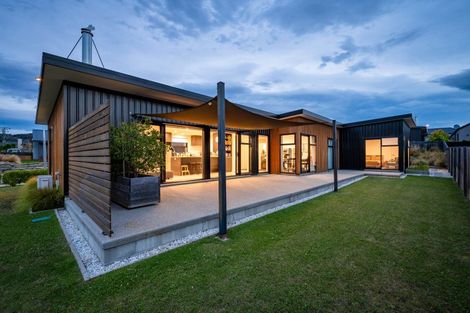 Photo of property in 2 The Heights Avenue, Wanaka, 9305