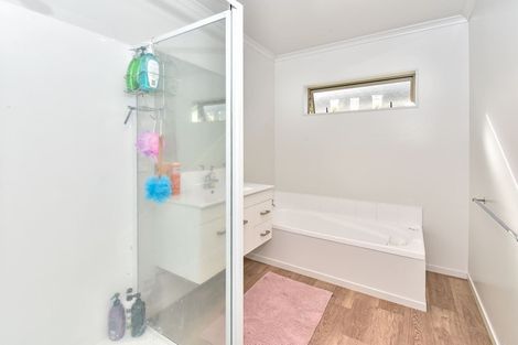 Photo of property in 22 Taiaapure Street, Weymouth, Auckland, 2103